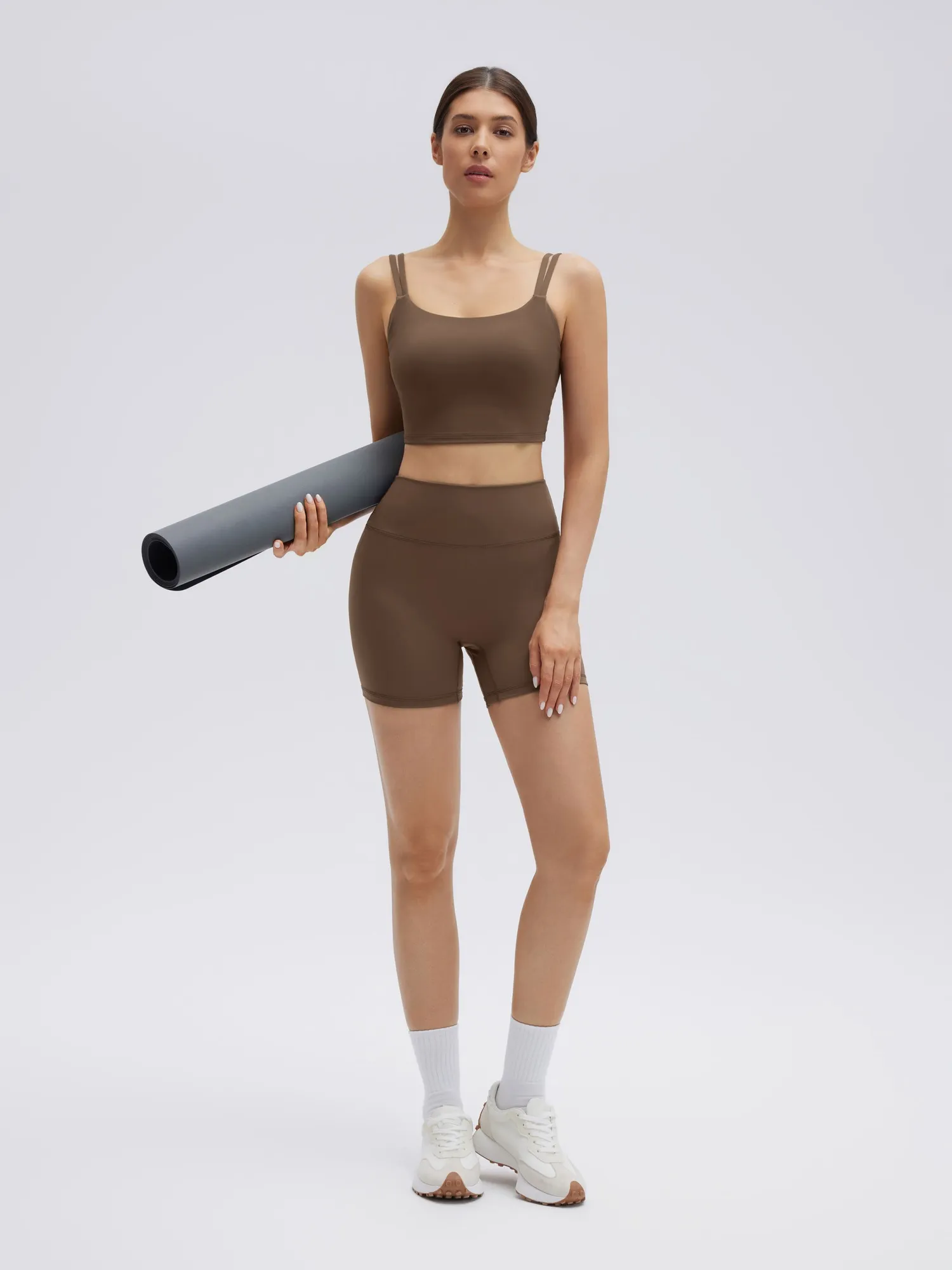 Twist Back Cami Workout Set - Image 9